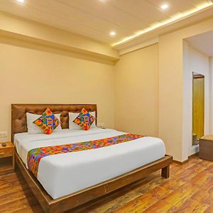 Fabhotel Pooja